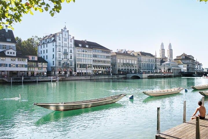 Zurich Altstadt Scavenger Hunt: Self-Guided Historic Walking Tour photo 3