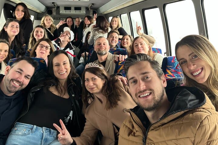 Sip and Stroll: Late Afternoon Wine, Cheese & Spirits Tour in Niagara-on-the-Lake photo 2