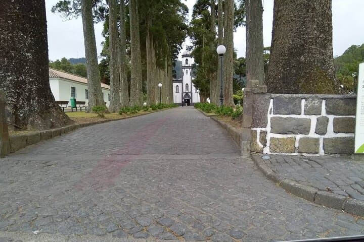 Sete Cidades Lagoons Private Tour — São Miguel's Twin Lakes by Road photo 6