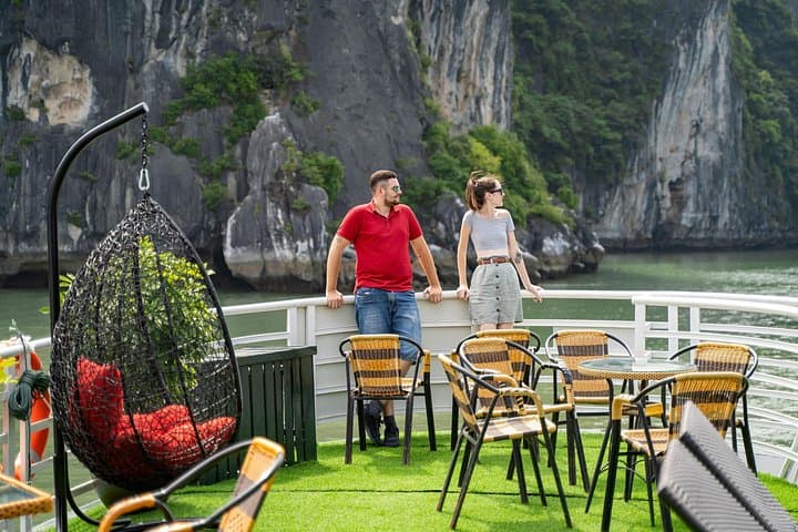 Halong Bay Full-Day Private Cruise: Sung Sot Cave, Kayaking & Trinh Nu Beach photo 3