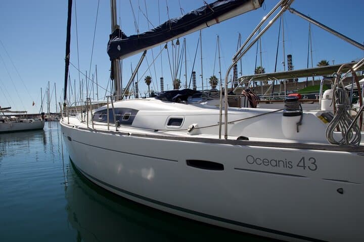 Barcelona Luxury Sailboat Cruise with Drinks and Aperitif photo 6