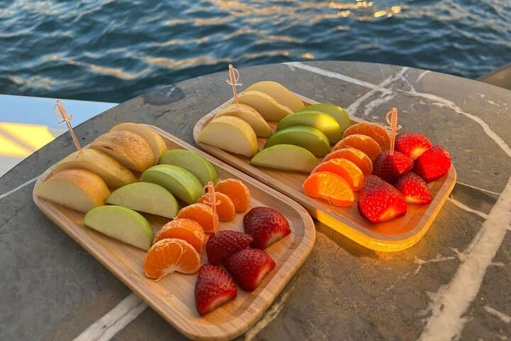 Bosphorus Sunset Yacht Cruise: Luxury Evening Cruise in Istanbul photo 5