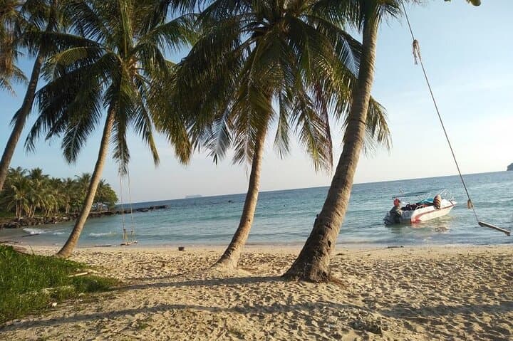 Phu Quoc Cable Car and 3-Island Boat Tour with Snorkeling & Lunch photo 4