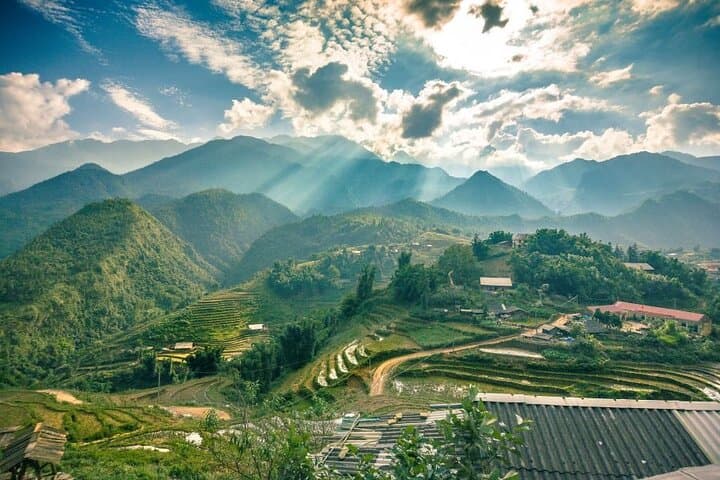 Sapa 2-Day Trek from Hanoi: Cat Cat, Muong Hoa & Ethnic Villages