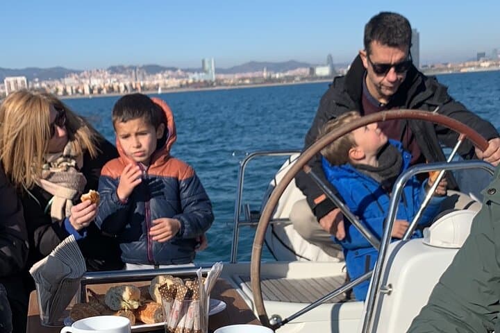 Barcelona Luxury Sailboat Cruise with Drinks and Aperitif photo 2
