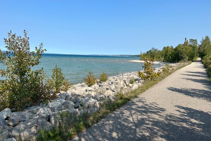 Full-Day Charlevoix Walking Tour — Ferry Ride, Mushroom Houses & Local Eats photo 3