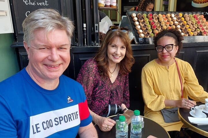 Left Bank & Île de la Cité Walking Tour with Pastry and Chocolate Tastings — Paris