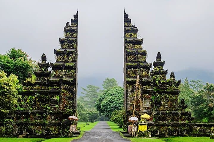 Bedugul & Nungnung Day Tour: Waterfalls, Temples and Twin Lakes Private Excursion photo 6
