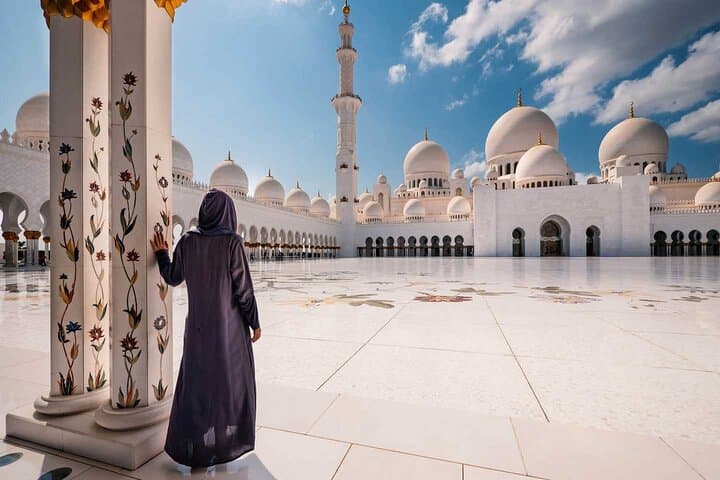 Abu Dhabi in a Day: Sheikh Zayed, Corniche & Ferrari World Photo Stops