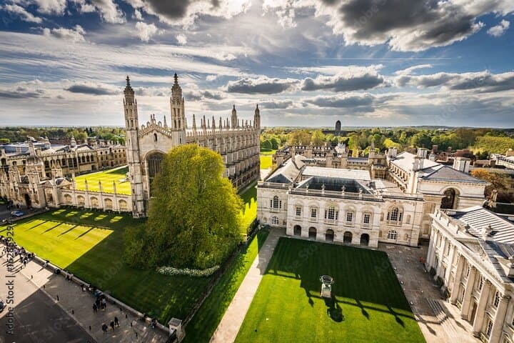 Private Day Tour of Cambridge: Punting, Colleges & Eagle Pub Lunch