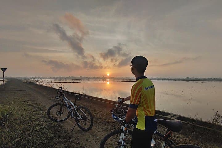 Hue Sunrise Biking: City Villages and Lagoon Morning Ride photo 2