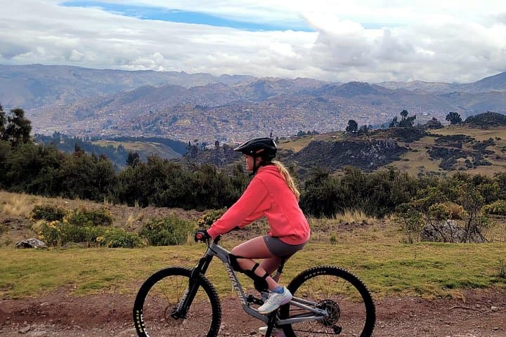E-Bike Cusco: Ride to Sacsayhuaman, Tambomachay & Inkilltambo (Private) photo 3