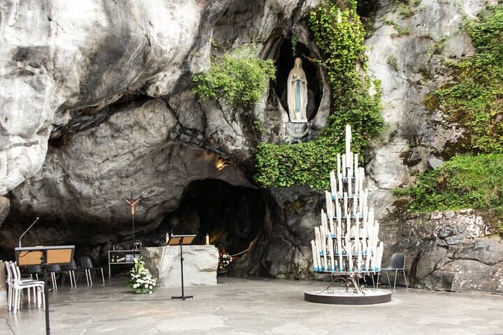 Private Half-Day Lourdes Walking Tour — Grotto, Bernadette & Local Highlights photo 6