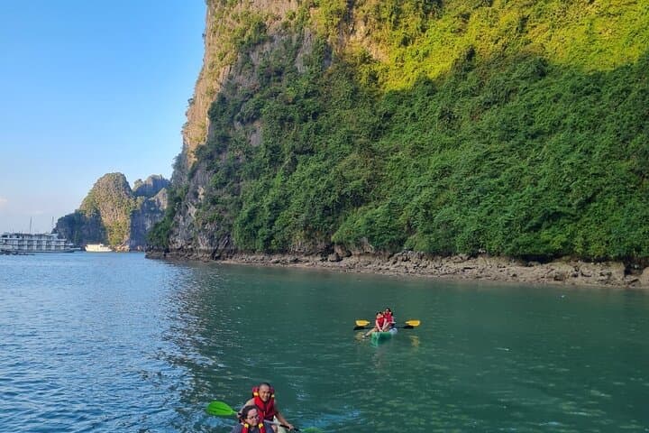 Full-Day Cong Cruise: Explore Halong Bay & Lan Ha Bay Caves, Kayaks, and Beaches photo 4