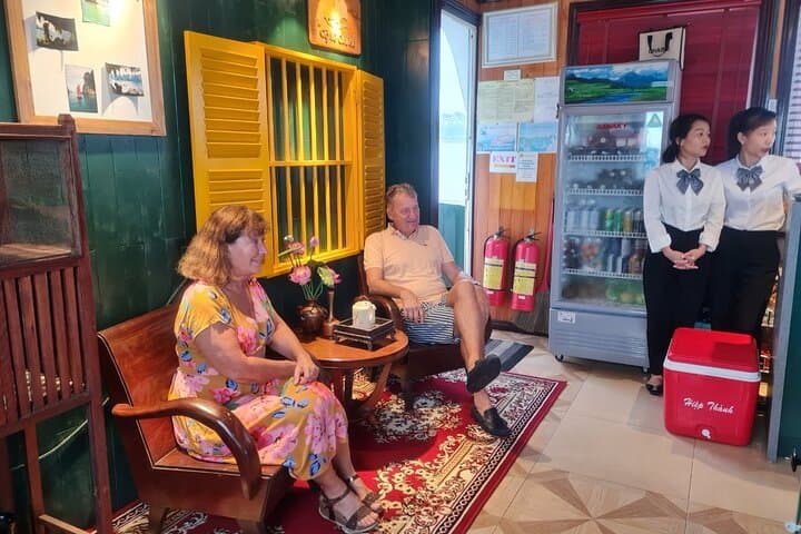 Full-Day Cong Cruise: Explore Halong Bay & Lan Ha Bay Caves, Kayaks, and Beaches photo 5