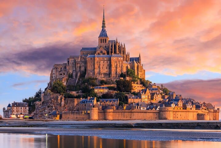 Full-Day Private Tour to Mont Saint-Michel from Bayeux: Abbey, Tides & Normandy Villages