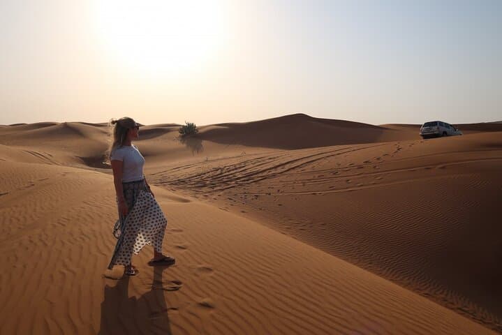 Private Evening Desert Safari with BBQ Dinner and Sand Boarding in Dubai photo 5