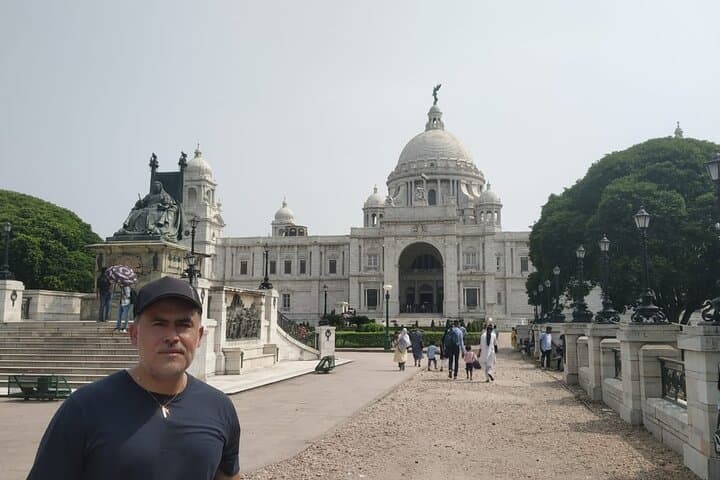 Colonial Cities, Tea Hills & Kaziranga: 16-Day India Train, Tigers & Tribal Cultures