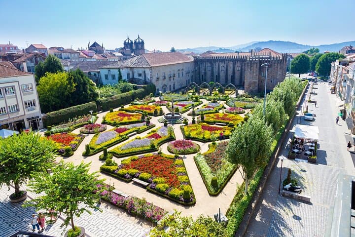 Braga Family Discovery Private Tour: A Walk Through History photo 2
