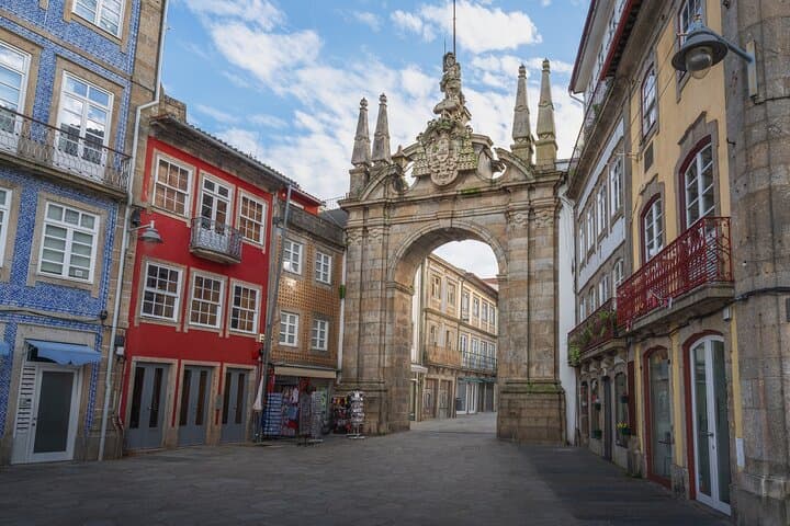 Braga Family Discovery Private Tour: A Walk Through History photo 3