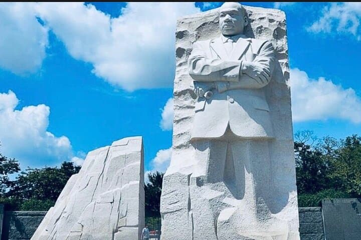 Private 4-Hour Washington DC Monuments & Memorials Tour photo 2
