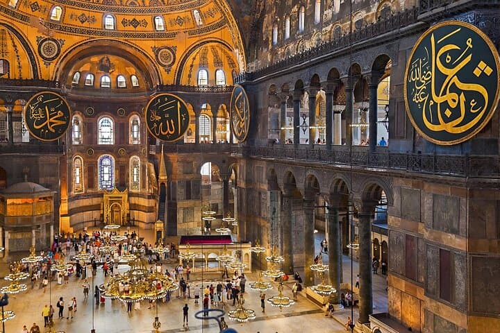 Private Old City Walking Tour of Istanbul: Hagia Sophia, Blue Mosque & Topkapı photo 3