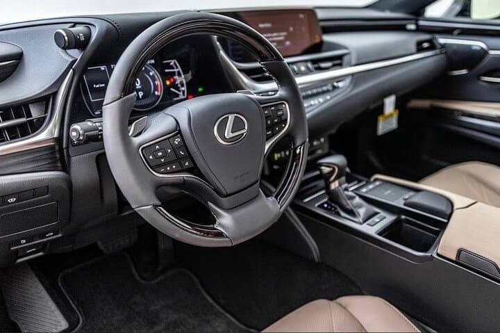Muscat Private Luxury Airport Transfer — Comfortable MCT to City Hotels photo 3