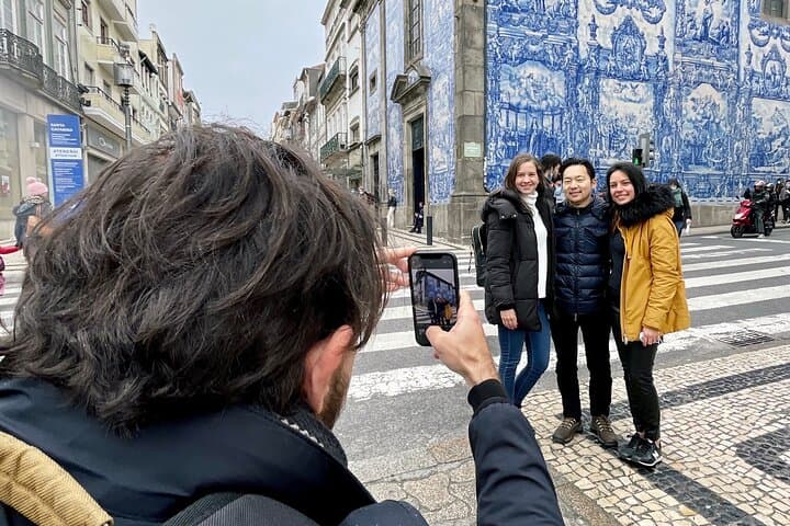 Porto Private Walking Tour with Authentic Tasting — São Bento, Bolhão & Luís I Bridge photo 4