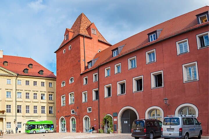 Regensburg Scavenger Hunt: Self-Guided Walking Tour of Old Town photo 2