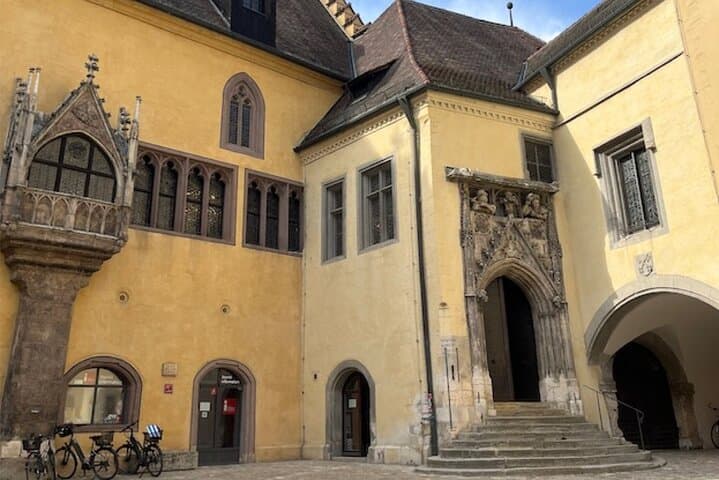 Regensburg Scavenger Hunt: Self-Guided Walking Tour of Old Town photo 4