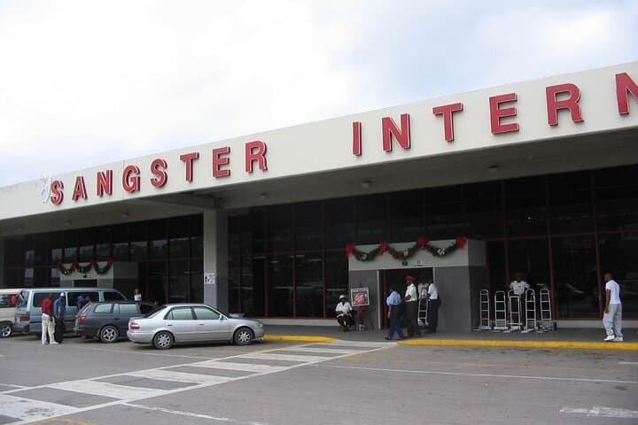 Montego Bay Airport to Trelawny Resorts Private Transfer — 60‑Minute Shuttle photo 4