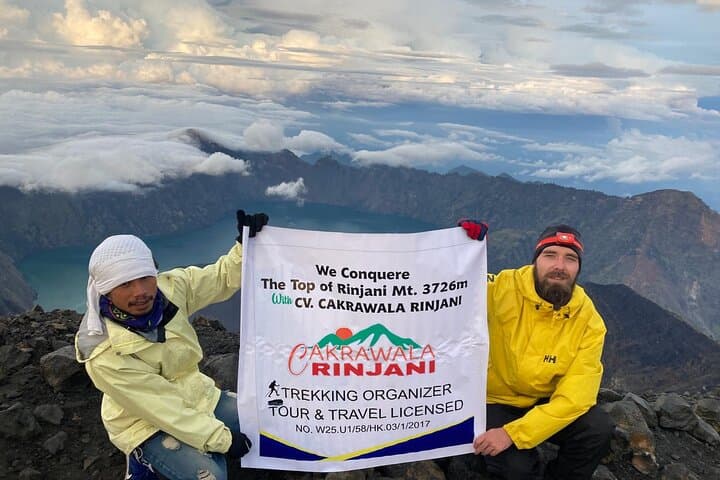 Mount Rinjani 2-Day Crater-Rim Trek from Senaru