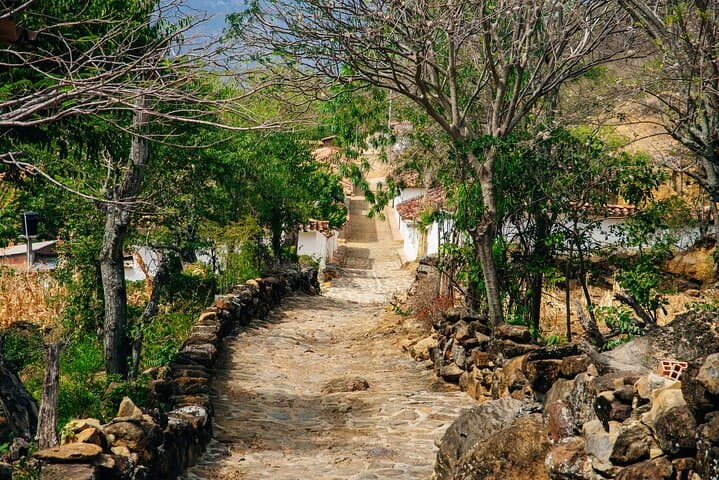 Camino Real Hike: Barichara to Guane — Historic Cobblestone Trail in Santander