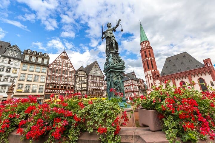 Frankfurt Scavenger Hunt: Self-Guided Rothschild City Game photo 5