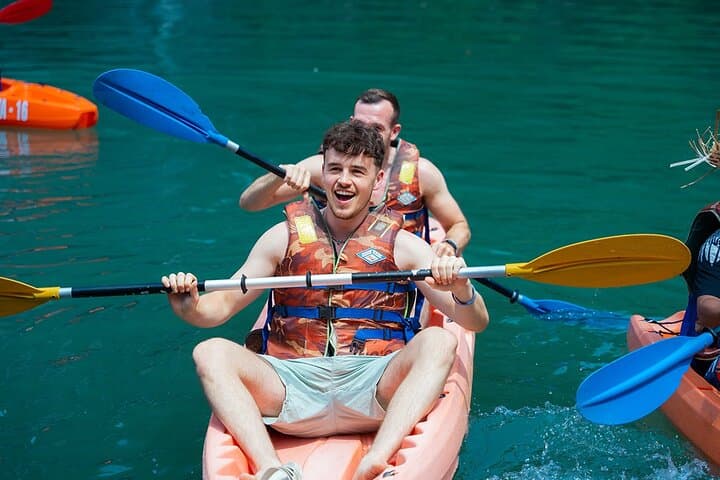 Halong Bay Full-Day Cruise: Sung Sot Cave, Kayaking & Titop Island photo 3