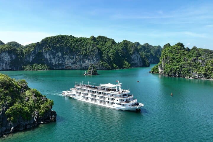 Lan Ha Bay Overnight Cruise on Paradise Grand — Kayak, Cycle & Floating Cinema photo 1