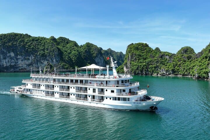 Lan Ha Bay Overnight Cruise on Paradise Grand — Kayak, Cycle & Floating Cinema photo 2