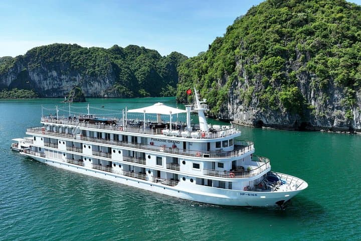 Lan Ha Bay Overnight Cruise on Paradise Grand — Kayak, Cycle & Floating Cinema photo 3