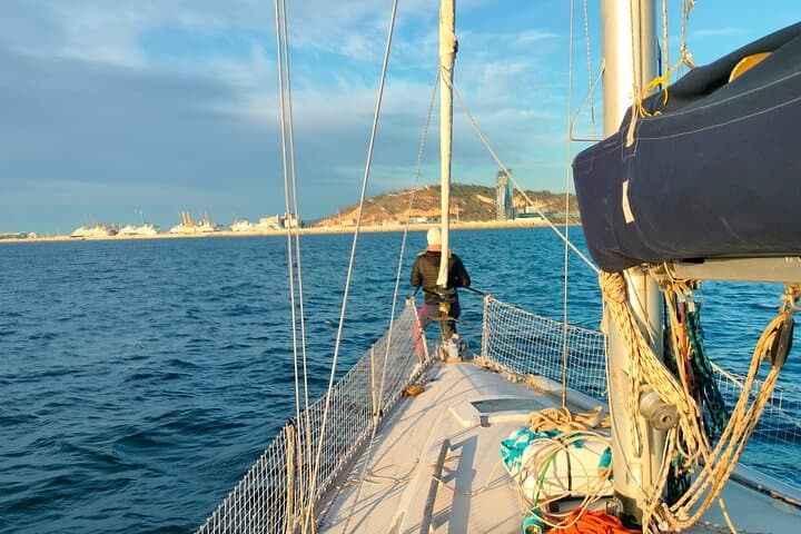 Sail Together Barcelona: 2-Hour Mediterranean Cruise from Port Olímpic