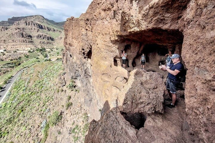 Gran Canaria Cave, Oasis & Red-Gorge Day Hike with Canarian Picnic photo 4