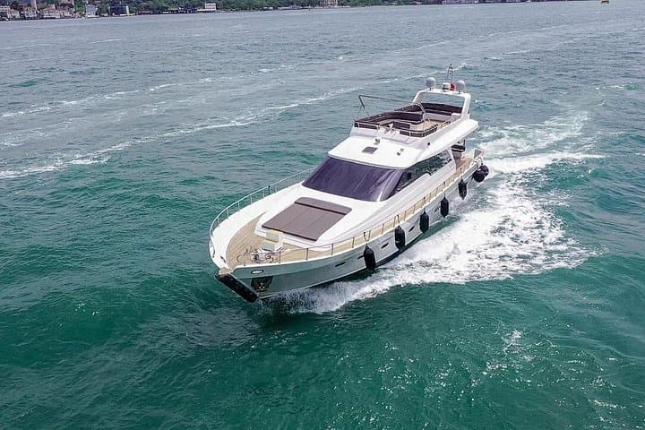 Private Bosphorus Yacht Cruise in Istanbul: Luxury 2-Hour Sunset Tour photo 4