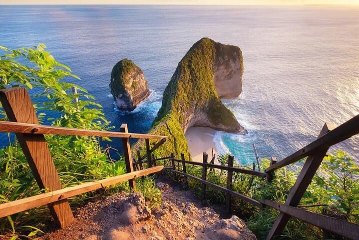 Private Nusa Penida Day Tour: Kelingking, Broken Beach & Crystal Bay