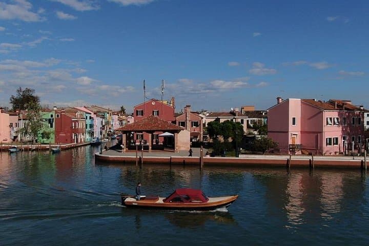 Vintage Boat Tour of Venice's Magic Islands: Murano, Burano & Torcello photo 1