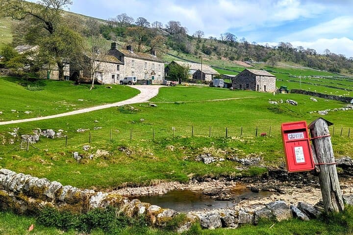 Yorkshire Dales: All Creatures Great & Small Small-Group Tour from York