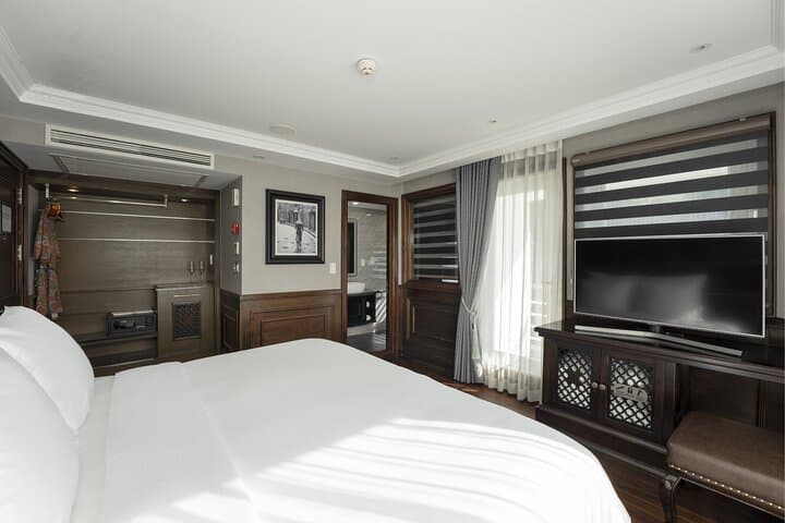 2-Day Mercury Cruise: Explore Halong & Lan Ha Bay from Hanoi photo 5