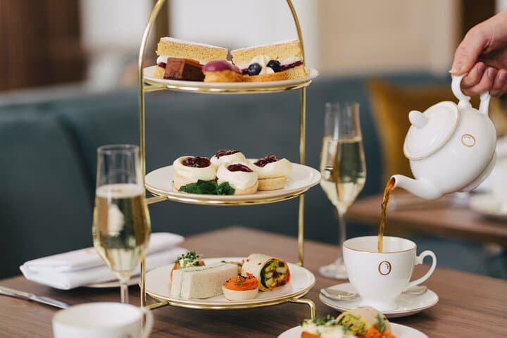 Kensington Palace VIP Garden Tour and Royal High Tea Experience photo 2