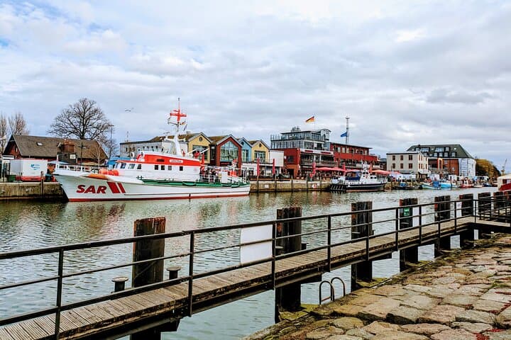Rostock Warnemünde First-Date Quiz Walk — Interactive Baltic Shore Scavenger Hunt photo 4