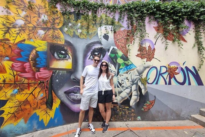 Paragliding Over San Félix with Comuna 13 Tour — 4-Hour Medellín Adventure photo 3