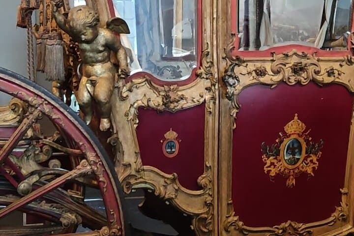 Explore Chapultepec Castle: Private Guided Tour with Round-Trip Transport photo 6