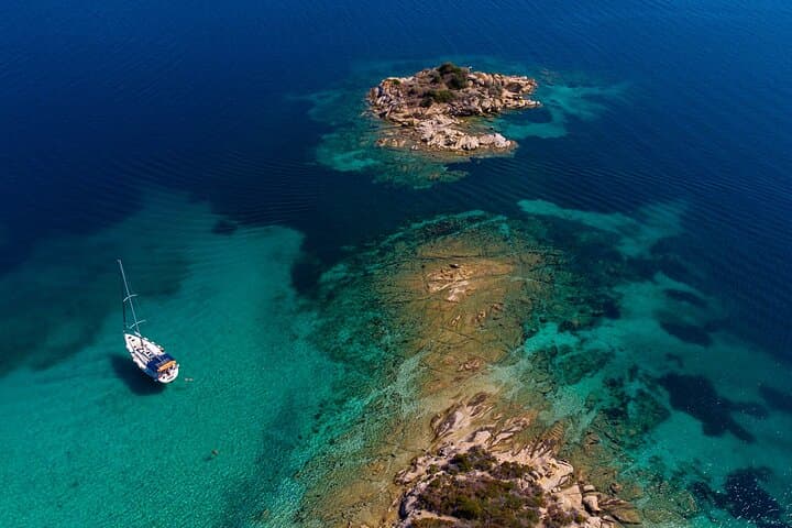 Sithonia Private Sailing Cruise to Diaporos & Ammouliani — 7-Hour Aegean Day